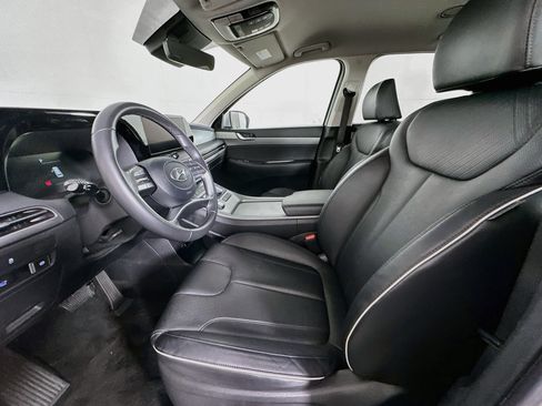 Used 2025 Hyundai Palisade SEL FWD image 13