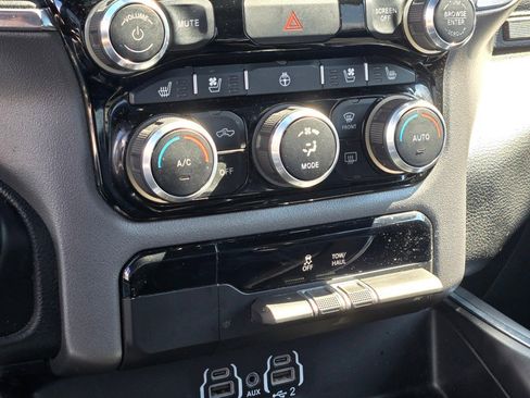 Used 2024 RAM 1500 Laramie AWD/4WD image 28