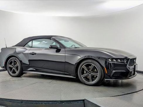 Used 2024 Ford Mustang Convertible image 30