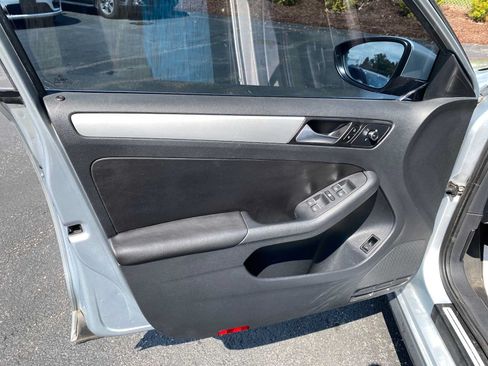 Used 2014 Volkswagen Jetta GLI Autobahn FWD image 28
