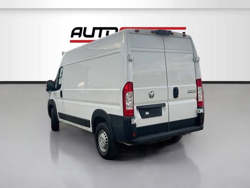 Used 2025 RAM ProMaster 2500 w/ Convenience Group FWD image 5