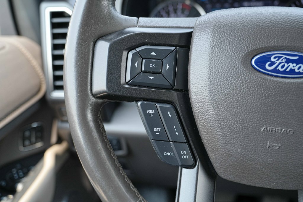 Used 2019 Ford Expedition Limited w/ Equipment Group 302A AWD/4WD image 36