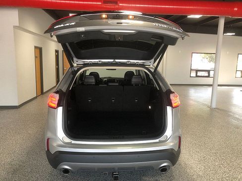 Used 2019 Ford Edge Titanium AWD/4WD image 17