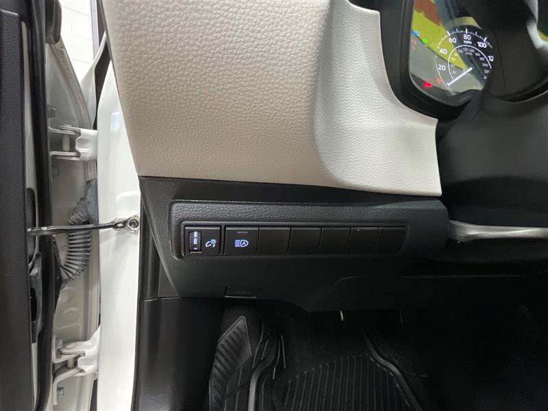 Used 2020 Toyota Corolla LE FWD image 22