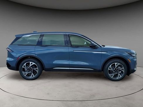 New 2026 Lincoln Nautilus Premier w/ Equipment Group 102A AWD/4WD image 10