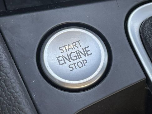 Used 2024 Volkswagen Jetta SE image 16