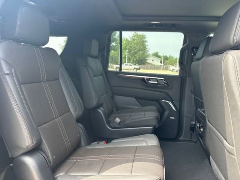 New 2026 Chevrolet Suburban High Country AWD/4WD image 18