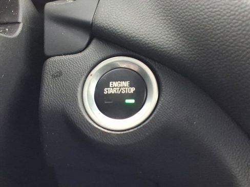 Used 2021 Chevrolet Equinox LT image 17