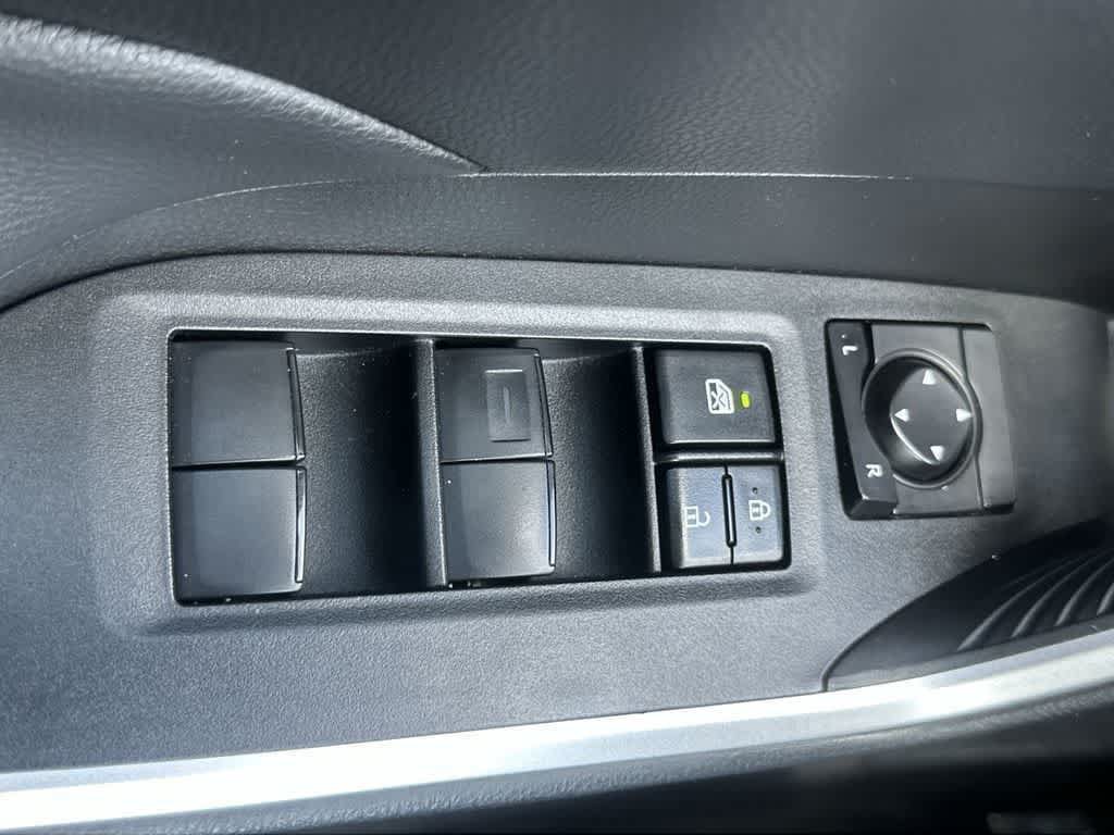 Used 2023 Toyota RAV4 LE AWD/4WD image 16