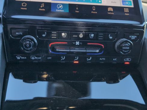 New 2025 Jeep Grand Cherokee Limited w/ Luxury Tech Group II image 20