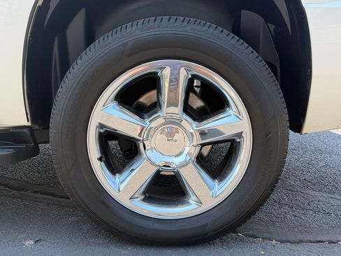Used 2014 Chevrolet Tahoe LTZ RWD image 15