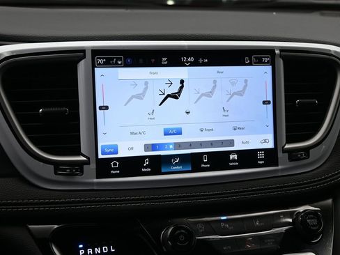 New 2026 Chrysler Pacifica Select AWD/4WD image 14
