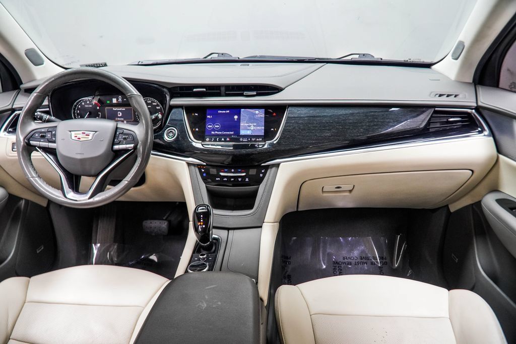 Used 2022 Cadillac XT6 Premium Luxury AWD/4WD image 6