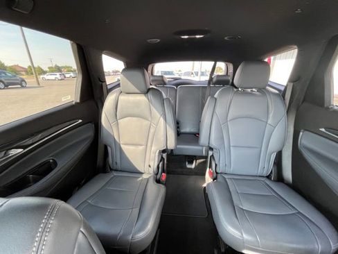 Used 2024 Buick Enclave Premium image 36