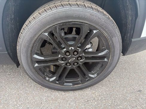 Used 2026 Chevrolet Traverse LT image 8