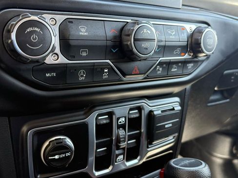 Used 2020 Jeep Gladiator Sport w/ Quick Order Package 24S AWD/4WD image 28