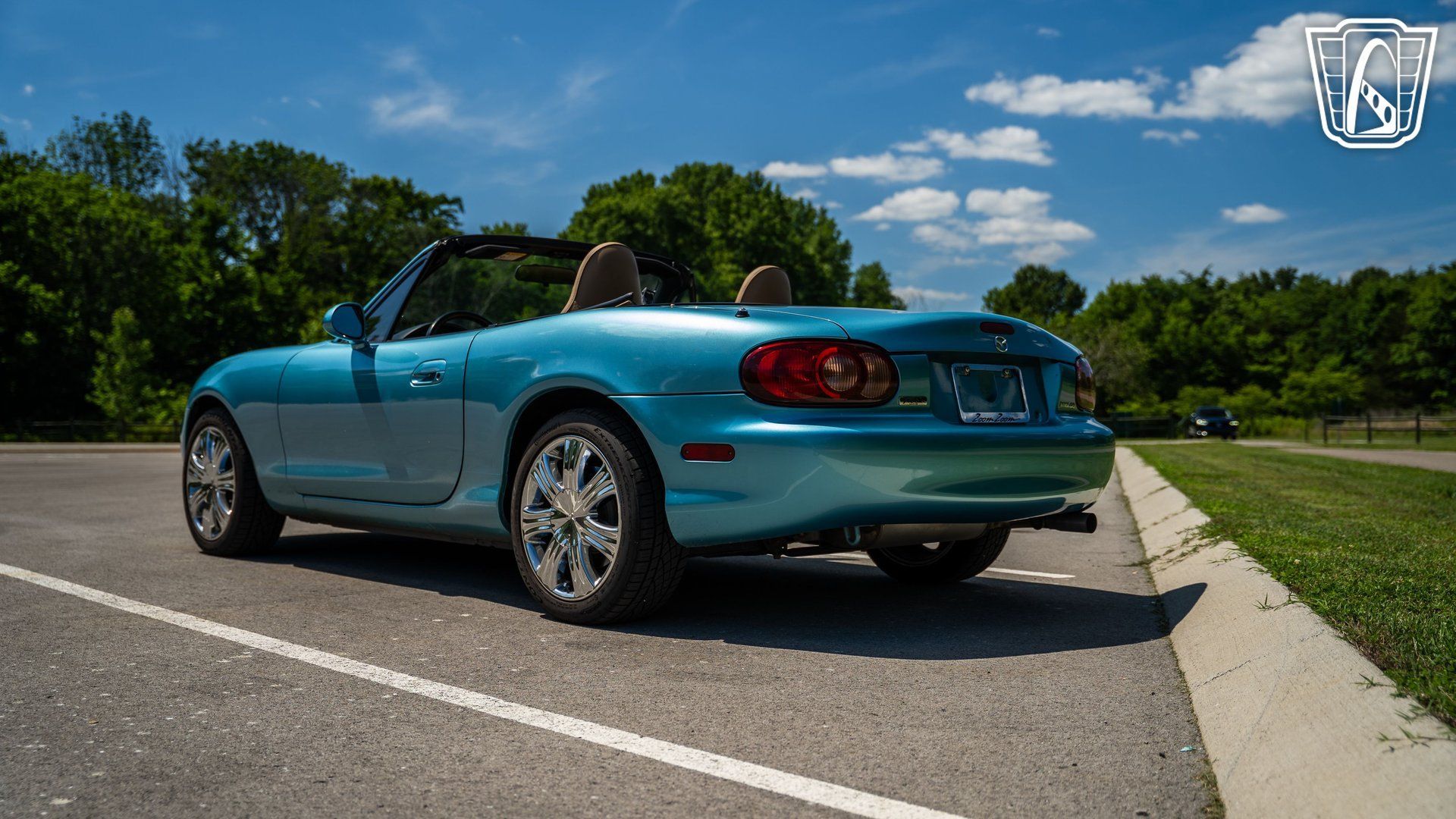 Used 2001 MAZDA MX-5 Miata RWD image 12
