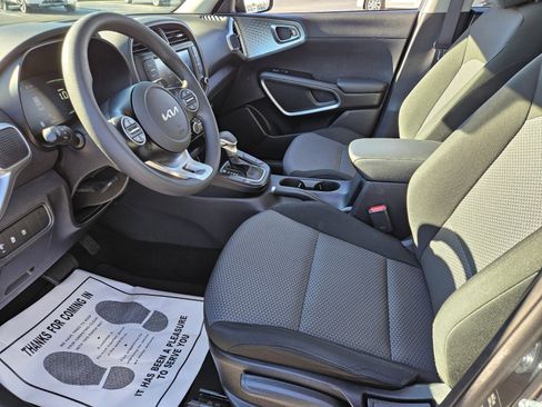 Used 2024 Kia Soul LX w/ Option Group 015 image 7