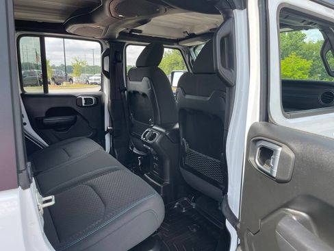 Used 2024 Jeep Wrangler Unlimited Rubicon 4xe w/ Convenience Group AWD/4WD image 39