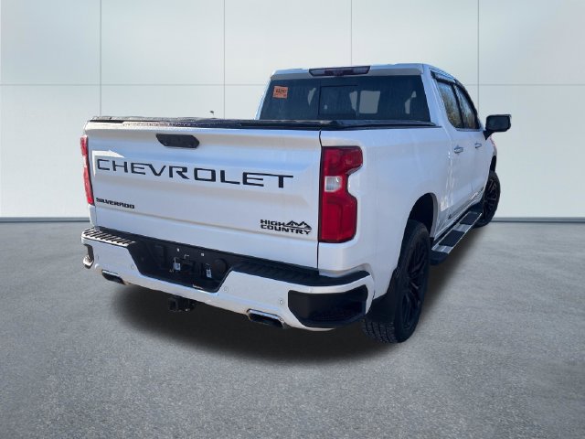 Used 2023 Chevrolet Silverado 1500 High Country w/ High Country Premium Package AWD/4WD image 4