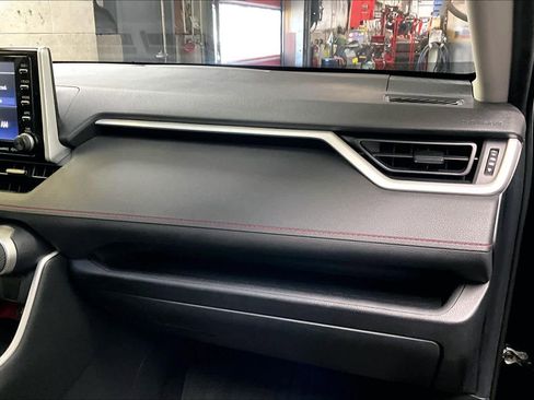 Used 2020 Toyota RAV4 TRD Off-Road image 17