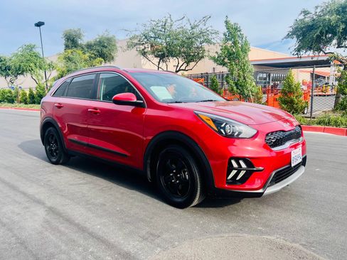 Used 2022 Kia Niro LX FWD image 5