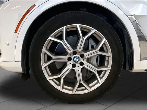 Used 2019 BMW X7 xDrive50i w/ Premium Package AWD/4WD image 9