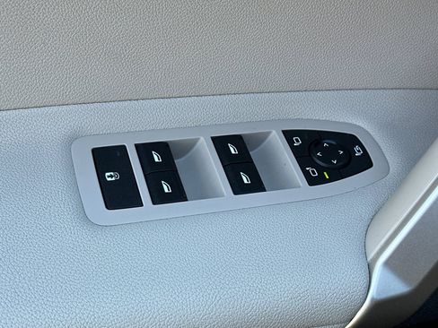 Used 2025 BMW iX xDrive50 image 13