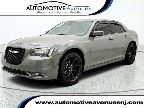 Used 2019 Chrysler 300 S RWD image 1