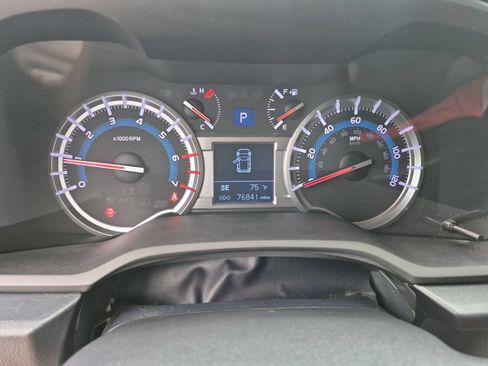 Used 2017 Toyota 4Runner SR5 AWD/4WD image 13