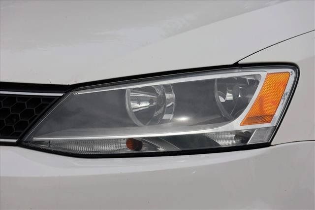 Used 2012 Volkswagen Jetta GLI FWD image 10