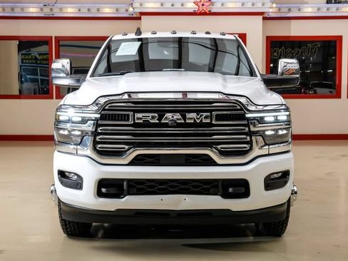 Used 2026 RAM 3500 Laramie AWD/4WD image 9