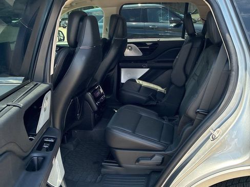 Used 2023 Lincoln Aviator Grand Touring w/ Equipment Group 301A AWD/4WD image 7