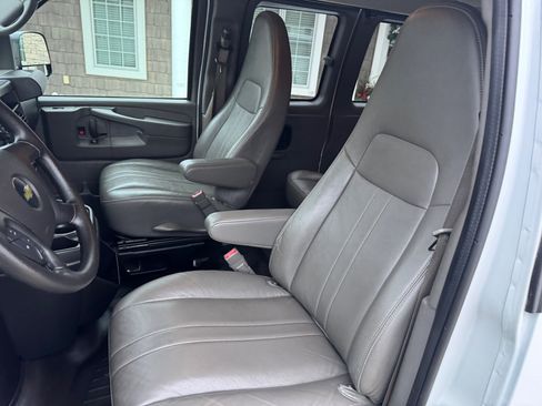 Used 2015 Chevrolet Express 2500 LS image 12