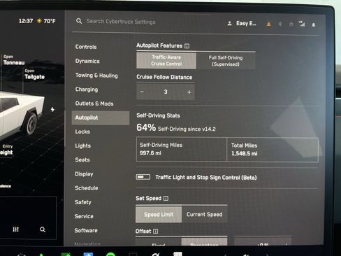 Used 2024 Tesla Cybertruck AWD Crew Cab image 44