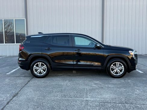 Used 2023 GMC Terrain SLE FWD image 4
