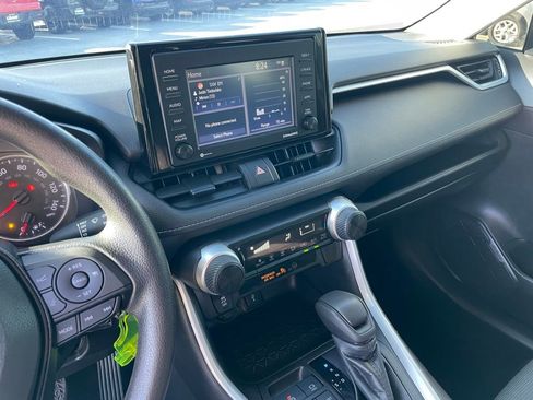 Used 2021 Toyota RAV4 LE w/ Carpet Mat Package (TMS) FWD image 15
