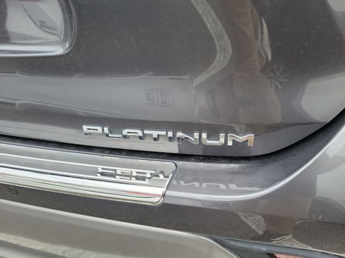 Used 2023 Toyota Highlander Platinum image 19