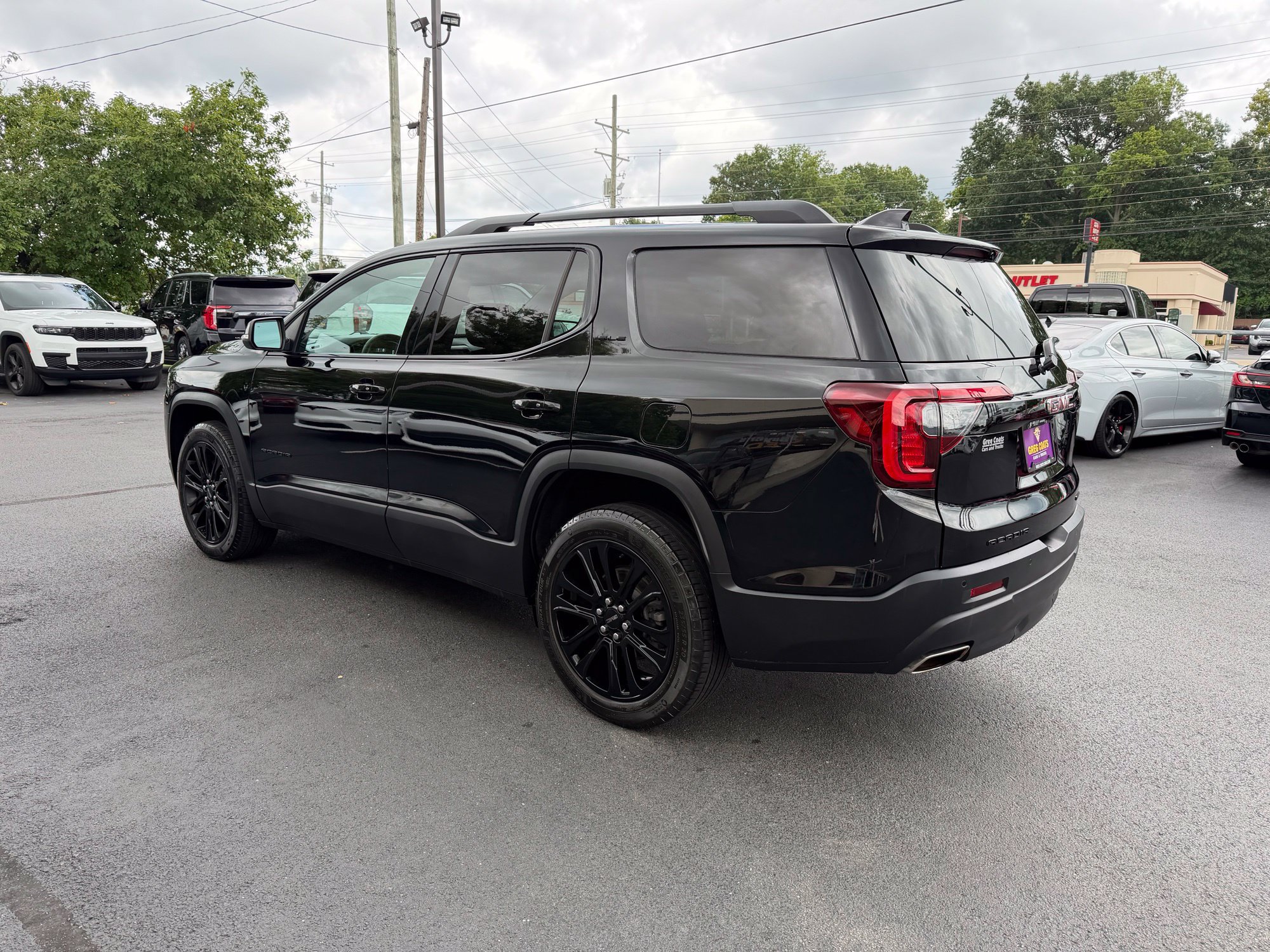 Used 2023 GMC Acadia SLE w/ Driver Convenience Package AWD/4WD image 4