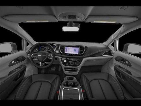 New 2024 Chrysler Pacifica Touring image 5