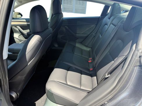 Used 2022 Tesla Model 3 RWD image 16