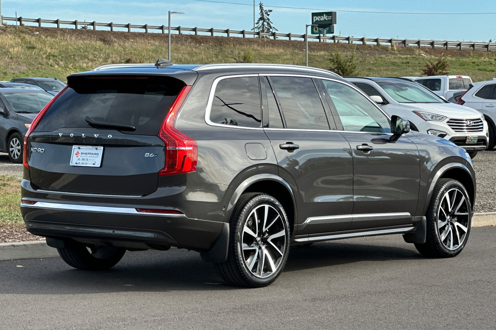 Used 2025 Volvo XC90 B6 Plus w/ Protection Package Premier AWD/4WD image 3