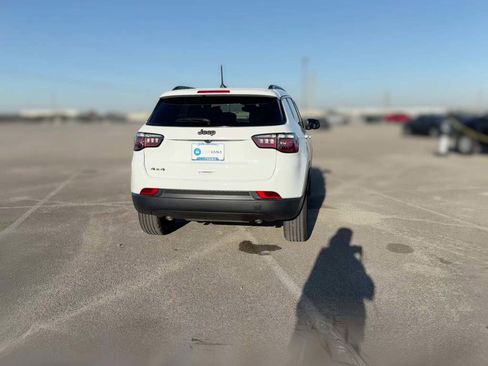 New 2026 Jeep Compass Latitude image 10