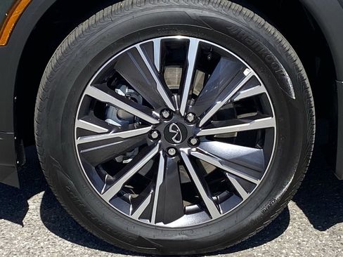 Certified 2026 INFINITI QX60 Luxe FWD image 8
