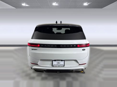 Used 2023 Land Rover Range Rover Sport SE Dynamic image 10