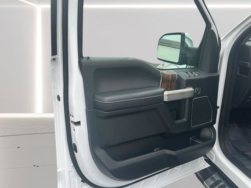 Used 2020 Ford F150 Lariat image 18