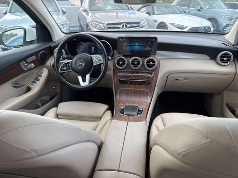 Used 2022 Mercedes-Benz GLC 300 image 6
