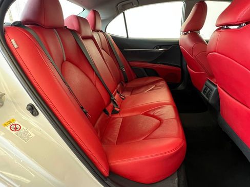 Used 2018 Toyota Camry XSE FWD image 14