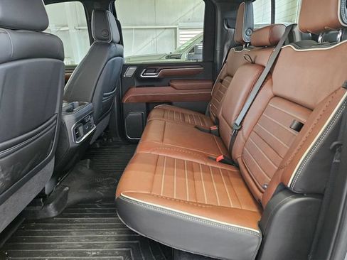 Used 2025 GMC Sierra 2500 Denali Ultimate w/ Max Trailering Package AWD/4WD image 5