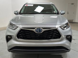 Used 2023 Toyota Highlander Limited video 2